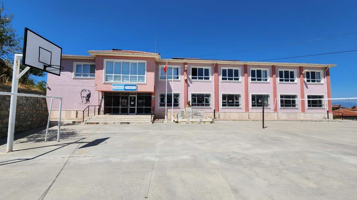 Karacaören Ortaokulu Fotoğrafı